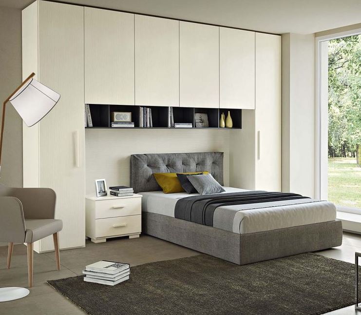 L'armadio componibile a ponte Fargo di Ricci Casa ha le ante lisce nella finitura bianco altea che lo rendono facile da ambientare; è disponibile in diverse varianti di colore. Misura L 320 x P 55 x h 234 cm. Prezzo 1.111 euro. www.riccicasa.it L'armadio componibile a ponte Fargo di Ricci Casa ha le ante lisce nella finitura bianco altea che lo rendono facile da ambientare; è disponibile in diverse varianti di colore. Misura L 320 x P 55 x h 234 cm. Prezzo 1.111 euro. www.riccicasa.it