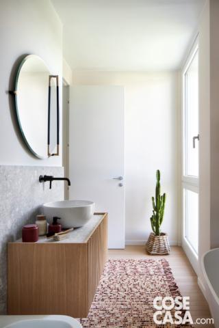 bagno con pavimento in legno bagno con pavimento in legno