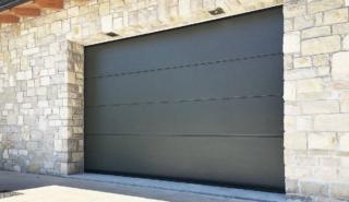 Il portone sezionale Persus della Domus Line di Breda (www.bredasys.com) ha pannelli in acciaio zincato. Con la motorizzazione SBL, per la sicurezza è possibile aggiungere il blocco magnetico Lock che ne impedisce il sollevamento, e il segnalatore Buzzer che emette un segnale acustico in caso di effrazione. Il portone sezionale Persus della Domus Line di Breda (www.bredasys.com) ha pannelli in acciaio zincato. Con la motorizzazione SBL, per la sicurezza è possibile aggiungere il blocco magnetico Lock che ne impedisce il sollevamento, e il segnalatore Buzzer che emette un segnale acustico in caso di effrazione.