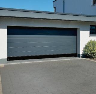 Offre un elevato isolamento termico il portone sezionale LPU67 Thermo di Hormann (www.hormann.it), in acciaio coibentato a doppia parete, con elementi a taglio termico di spessore 67 mm e doppia guarnizione anche a pavimento. Inoltre, è possibile applicare la guarnizione perimetrale ThermoFrame. Con l’aggiunta della motorizzazione e del sistema BiSecur si può comandare a distanza con smartphone, utilizzando l’apposita app. Offre un elevato isolamento termico il portone sezionale LPU67 Thermo di Hormann (www.hormann.it), in acciaio coibentato a doppia parete, con elementi a taglio termico di spessore 67 mm e doppia guarnizione anche a pavimento. Inoltre, è possibile applicare la guarnizione perimetrale ThermoFrame. Con l’aggiunta della motorizzazione e del sistema BiSecur si può comandare a distanza con smartphone, utilizzando l’apposita app.