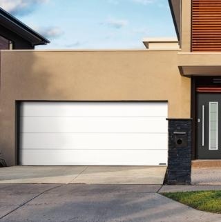 Il portone sezionale UniTherm di Wisniowski (www.wisniowski.pl/it) può essere dotato del pacchetto antieffrazione RC2, che ha il suo componente principale nel meccanismo di bloccaggio automatico con un sistema di chiavistelli rinforzati. Il pannello ha spessore 60 mm, che permette un elevato isolamento termico. Il portone sezionale UniTherm di Wisniowski (www.wisniowski.pl/it) può essere dotato del pacchetto antieffrazione RC2, che ha il suo componente principale nel meccanismo di bloccaggio automatico con un sistema di chiavistelli rinforzati. Il pannello ha spessore 60 mm, che permette un elevato isolamento termico.