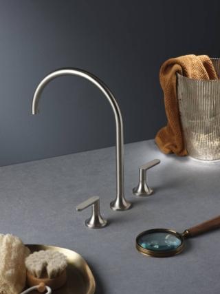 La serie Diametro35 Elegance di Ritmonio ha il comando a leva - elemento di design d’ispirazione classica - in una veste attuale e armoniosa e comprende soluzioni per lavabo, bidet, vasca e doccia, declinabili in tutte le sedici finiture della Ritmonio Finishes Selection. Prezzo 956 euro. www.ritmonio.it La serie Diametro35 Elegance di Ritmonio ha il comando a leva - elemento di design d’ispirazione classica - in una veste attuale e armoniosa e comprende soluzioni per lavabo, bidet, vasca e doccia, declinabili in tutte le sedici finiture della Ritmonio Finishes Selection. Prezzo 956 euro. www.ritmonio.it
