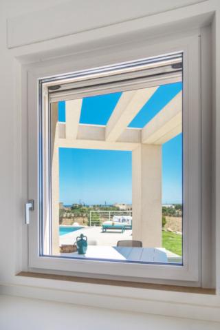 Casa NZEB, serramento Oknoplast