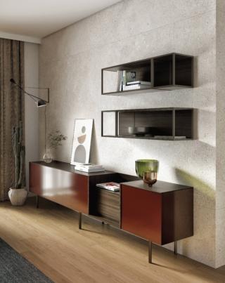 Mood Day 03 di La Casa Moderna (lacasamoderna.com), con tre ante e due cassetti, ha doppia finitura: laccato opaco e nobilitato noce. Misura L 303,9 x P 45,5 x H 72,8 cm. Prezzo a partire da 2.780 euro (pensili esclusi). Mood Day 03 di La Casa Moderna (lacasamoderna.com), con tre ante e due cassetti, ha doppia finitura: laccato opaco e nobilitato noce. Misura L 303,9 x P 45,5 x H 72,8 cm. Prezzo a partire da 2.780 euro (pensili esclusi).