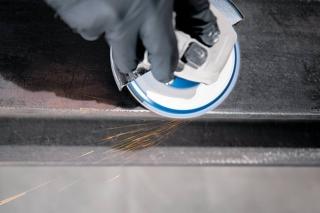 applicazione Microresina Kerakoll su ferro nuovo