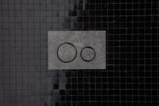 GEBERIT SIGMA21 PLACCA DI COMANDO EFFETTO CEMENTO CON ANELLI NERO CROMATO GEBERIT SIGMA21 PLACCA DI COMANDO EFFETTO CEMENTO CON ANELLI NERO CROMATO