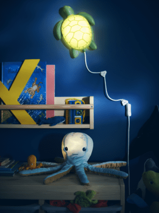 La lampada della collezione Blåvingad di Ikea