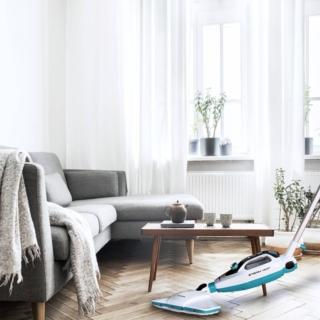 Steam Mop Foldable 10 in 1 grazie al corpo centrale estraibile si può utilizzare per tante superfici e raggiungere facilmente tutti gli angoli della casa. Il corpo pieghevole e la testa snodabile permettono di pulire facilmente sotto a mobili, letti e divani. Con serbatoio da 350 cc di acqua, è pronto in pochi secondi per una pulizia continua di circa 18 minuti. È fornito con 2 panni in microfibra, accessorio tappeti, imbuto, misurino, beccuccio 90°, spazzola fughe, beccuccio fessure, raschietto, spazzola tessuti con panno, lavavetri, spazzolina rotonda grande e piccola. Misura L 30 x P 21,5 x H 111 cm. Prezzo 80 euro. www.ariete.net Steam Mop Foldable 10 in 1 grazie al corpo centrale estraibile si può utilizzare per tante superfici e raggiungere facilmente tutti gli angoli della casa. Il corpo pieghevole e la testa snodabile permettono di pulire facilmente sotto a mobili, letti e divani. Con serbatoio da 350 cc di acqua, è pronto in pochi secondi per una pulizia continua di circa 18 minuti. È fornito con 2 panni in microfibra, accessorio tappeti, imbuto, misurino, beccuccio 90°, spazzola fughe, beccuccio fessure, raschietto, spazzola tessuti con panno, lavavetri, spazzolina rotonda grande e piccola. Misura L 30 x P 21,5 x H 111 cm. Prezzo 80 euro. www.ariete.net