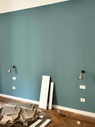 montaggio applique ai lati del lato montaggio applique ai lati del lato