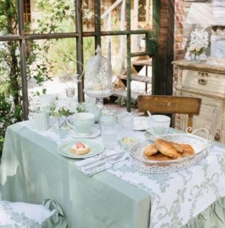 Tavola Collezione Chloe  di Nuvole  di Stoffa in stile vintage nel color salvia