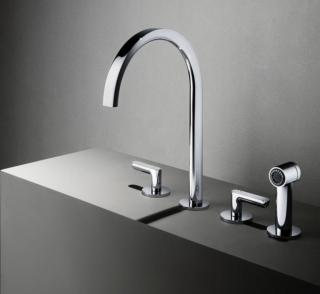 Icona Deco di Fantini si ispira nei dettagli formali, nelle stondature e nelle sezioni all’Art Déco. Il gruppo lavello cucina, con bocca girevole (alta 33,5 cm), doccetta estraibile separata monogetto e con pulsante di attivazione, è disponibile in più finiture. Crono, prezzo 1.530 euro. www.fantini.it Icona Deco di Fantini si ispira nei dettagli formali, nelle stondature e nelle sezioni all’Art Déco. Il gruppo lavello cucina, con bocca girevole (alta 33,5 cm), doccetta estraibile separata monogetto e con pulsante di attivazione, è disponibile in più finiture. Crono, prezzo 1.530 euro. www.fantini.it