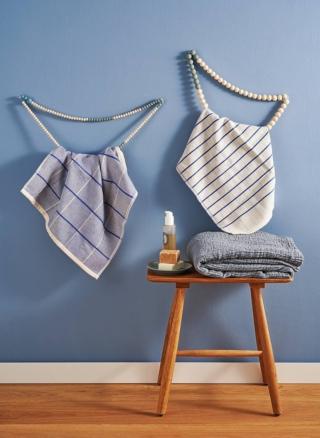 Canovacci di MVH (www.mvh.it) come lo sgabello in legno. Canovacci di MVH (www.mvh.it) come lo sgabello in legno.