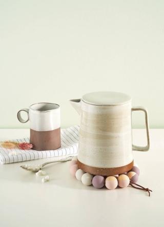 Teiera, tazza e canovaccio di MVH (www.mvh.it)  Teiera, tazza e canovaccio di MVH (www.mvh.it)