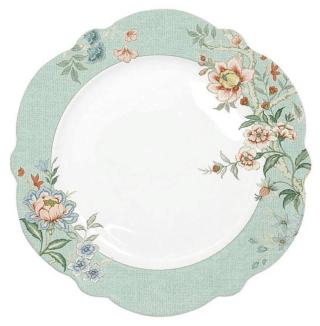 In porcellana con decori, Zen Garden Green di Easy Life (easylife.boutique) va in lavastoviglie e nel microonde. Misura Ø 26 cm e costa 17 euro. In porcellana con decori, Zen Garden Green di Easy Life (easylife.boutique) va in lavastoviglie e nel microonde. Misura Ø 26 cm e costa 17 euro.