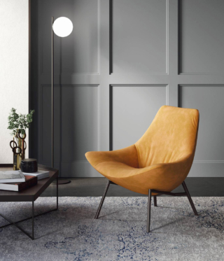 Uno stile minimale per la lampada da terra Regan di Doimo Salotti che ha la struttura in metallo nelle finiture Grigio Antracite goffrato o Avorio Champagne e una sfera in vetro satinato bianco.  Misura Ø 25 x H 165 cm. Prezzo 856 euro. www.doimosalotti.it Uno stile minimale per la lampada da terra Regan di Doimo Salotti che ha la struttura in metallo nelle finiture Grigio Antracite goffrato o Avorio Champagne e una sfera in vetro satinato bianco.  Misura Ø 25 x H 165 cm. Prezzo 856 euro. www.doimosalotti.it