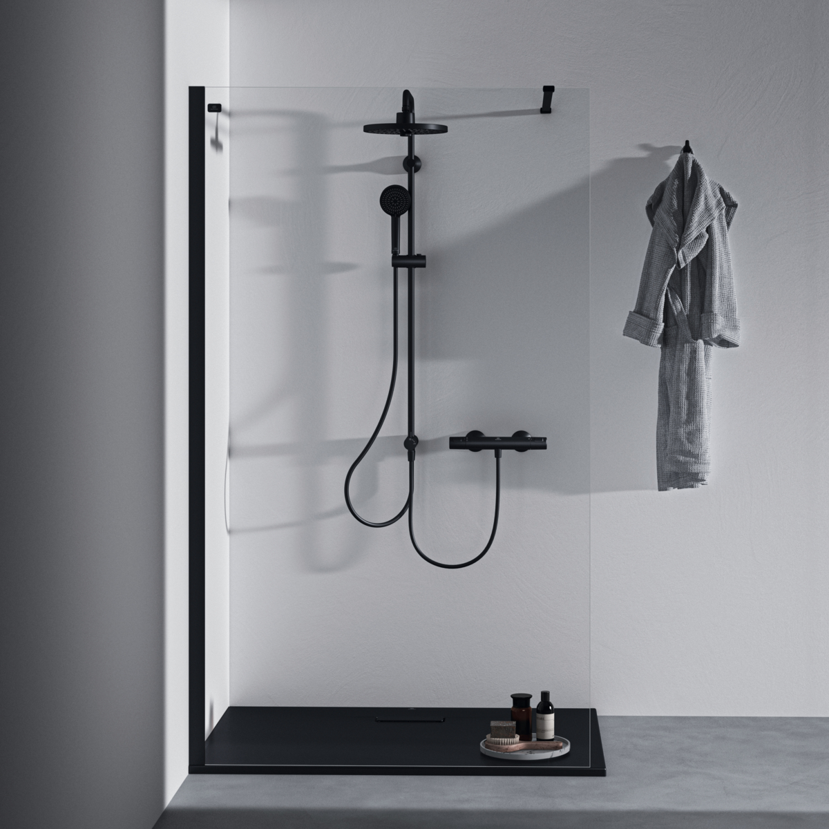 È in acrilico il piatto doccia rettangolare Ultra Flat New di Ideal Standard con 2,5 cm di spessore. È disponibile in diverse misure e nella finitura Nero Opaco. Prezzo, Iva esclusa e nella misura L 120 x P 80 cm, 671,50 euro. www.idealstandard.it È in acrilico il piatto doccia rettangolare Ultra Flat New di Ideal Standard con 2,5 cm di spessore. È disponibile in diverse misure e nella finitura Nero Opaco. Prezzo, Iva esclusa e nella misura L 120 x P 80 cm, 671,50 euro. www.idealstandard.it