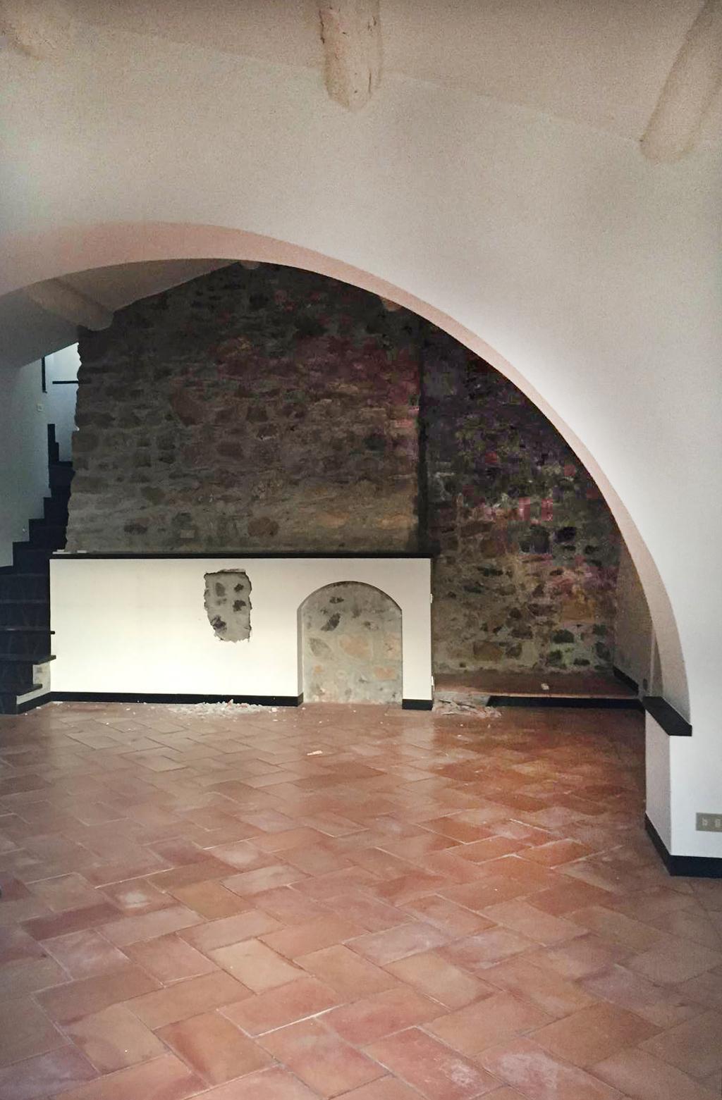 l'arco e la casa vuota l'arco e la casa vuota