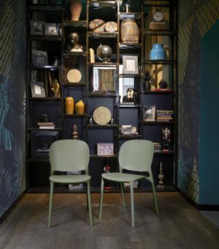 sedia Hug (design Studio Meneghello Paolelli) di S-Cab