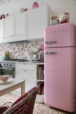 Con colori pastello e carte