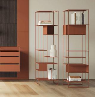 La libreria freestanding Levia Stand di Ronda Design è completamente realizzata in metallo verniciato a polvere con profili a sezione quadrata che la rende leggera e resistente nello stesso tempo. I piani sistemati asimmetricamente rispetto alla struttura la rendono funzionale e raffinata. Può essere utilizzata a centro stanza per dividere l'ambiente. Misura L 45 x P 45 x H 170 cm. www.rondadesign.it La libreria freestanding Levia Stand di Ronda Design è completamente realizzata in metallo verniciato a polvere con profili a sezione quadrata che la rende leggera e resistente nello stesso tempo. I piani sistemati asimmetricamente rispetto alla struttura la rendono funzionale e raffinata. Può essere utilizzata a centro stanza per dividere l'ambiente. Misura L 45 x P 45 x H 170 cm. www.rondadesign.it