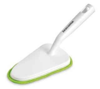 Grazie alla sua particolare forma, lo spolverino della Linea Profimate di Tescoma permette di pulire zone difficili da raggiungere. Ha in dotazione un panno Dry Clean in morbida microfibra, facile da applicare e lavabile in lavatrice. Prezzo 11,90. www.tescomaonline.com