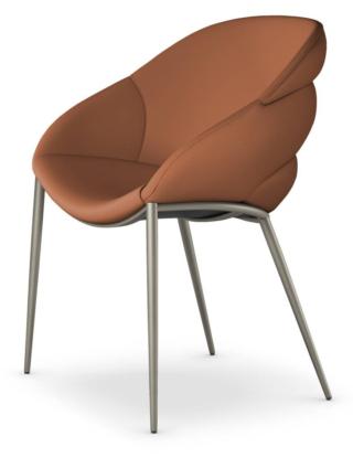 Ha una forma avvolgente la seduta Camilla ML di Cattelan Italia: ha la scocca completamente rivestita in pregiata pelle Canyon che crea un raffinato contrasto dalla base in acciaio goffrato titanio. ww.cattelanitalia.com Ha una forma avvolgente la seduta Camilla ML di Cattelan Italia: ha la scocca completamente rivestita in pregiata pelle Canyon che crea un raffinato contrasto dalla base in acciaio goffrato titanio. ww.cattelanitalia.com