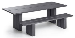 Il tavolo dining con panca Yaku di Gervasoni è caratterizzato da una linea semplice ed essenziale, che si ispira alla tradizione giapponese e mette in risalto la matericità del legno di frassino con cui è realizzato. I tagli netti mettono in evidenza le sezioni e le proporzioni ricercate, sovrapposte e leggermente distanziate. È disponibile in due formati. www.gervasoni1882.com Il tavolo dining con panca Yaku di Gervasoni è caratterizzato da una linea semplice ed essenziale, che si ispira alla tradizione giapponese e mette in risalto la matericità del legno di frassino con cui è realizzato. I tagli netti mettono in evidenza le sezioni e le proporzioni ricercate, sovrapposte e leggermente distanziate. È disponibile in due formati. www.gervasoni1882.com