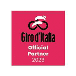 Anche quest'anno, Viessmann e Giro d'Italia rinnovano la loro partnership all'insegna dello sport e della sostenibilità. Ti aspettiamo in tutti i Villaggi di Partenza! Anche quest'anno, Viessmann e Giro d'Italia rinnovano la loro partnership all'insegna dello sport e della sostenibilità. Ti aspettiamo in tutti i Villaggi di Partenza!