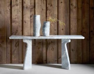 Fa parte della produzione di Collection Particulière la consolle Chess interamente realizzata in marmo "Fior di Pesco" che sarà presentata durante la Milano Design Week. Ha una linea contemporanea e discreta; inoltre è disponibile anche nelle varianti marmo Rosso Levanto, Calacatta Monet, grey Saint Laurent o in Travertino. www.collection-particuliere.fr – Fondazione Mudima, Via Alessandro Tadino 26, Milano Fa parte della produzione di Collection Particulière la consolle Chess interamente realizzata in marmo "Fior di Pesco" che sarà presentata durante la Milano Design Week. Ha una linea contemporanea e discreta; inoltre è disponibile anche nelle varianti marmo Rosso Levanto, Calacatta Monet, grey Saint Laurent o in Travertino. www.collection-particuliere.fr – Fondazione Mudima, Via Alessandro Tadino 26, Milano