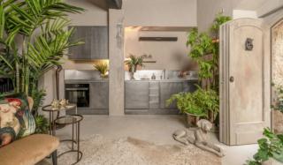 La cucina Atelier di Abimis, qui installata in una residenza di Civita di Bagnoregio, si articola in due unità. Gli arredi, con la tipica forma squadrata e essenziale, sono completamente realizzati in acciaio Inox AISI 304 nella sofisticata finitura brunito che armonizza con la pietra e il cemento presenti nell'ambiente. www.abimis.com – Milano Design Week, Showroom, Via Pontaccio 19, Milano La cucina Atelier di Abimis, qui installata in una residenza di Civita di Bagnoregio, si articola in due unità. Gli arredi, con la tipica forma squadrata e essenziale, sono completamente realizzati in acciaio Inox AISI 304 nella sofisticata finitura brunito che armonizza con la pietra e il cemento presenti nell'ambiente. www.abimis.com – Milano Design Week, Showroom, Via Pontaccio 19, Milano