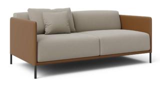 Il divano letto della nuova collezione Marsalis di Milano Bedding, design Christophe Pillet, grazie alla sua linea minimale è facile da ambientare ed elegante; la struttura cela al suo interno meccanismi all'avanguardia ulteriormente ridotti che lo rendono leggero e stabile nello stesso tempo. Una volta aperto, grazie al materasso lungo 200 cm, garantisce un riposo a regola d'arte. La scocca in pelle accoglie la seduta e lo schienale rivestiti in tessuto completamente sfoderabile. www.milanobedding.it Il divano letto della nuova collezione Marsalis di Milano Bedding, design Christophe Pillet, grazie alla sua linea minimale è facile da ambientare ed elegante; la struttura cela al suo interno meccanismi all'avanguardia ulteriormente ridotti che lo rendono leggero e stabile nello stesso tempo. Una volta aperto, grazie al materasso lungo 200 cm, garantisce un riposo a regola d'arte. La scocca in pelle accoglie la seduta e lo schienale rivestiti in tessuto completamente sfoderabile. www.milanobedding.it