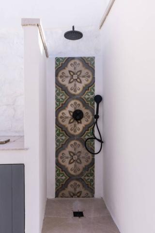 doccia in muratura aperta