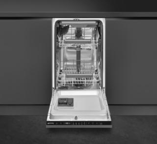 Da incasso totale, ST4533IN di Smeg è in classe D e ha il cesto superiore posizionabile su tre altezze differenti per consentire l’igiene ottimale di ogni tipo di stoviglie. Per 10 coperti, è dotata di programma automatico per la pulizia e manutenzione della macchina e motore Inverter brushless. Dotata di 8 programmi di lavaggio, ha timer fino a 24 ore. Misura L 45 x P 55 x H 82.88 cm. Prezzo 1.139 euro. www.smeg.com Da incasso totale, ST4533IN di Smeg è in classe D e ha il cesto superiore posizionabile su tre altezze differenti per consentire l’igiene ottimale di ogni tipo di stoviglie. Per 10 coperti, è dotata di programma automatico per la pulizia e manutenzione della macchina e motore Inverter brushless. Dotata di 8 programmi di lavaggio, ha timer fino a 24 ore. Misura L 45 x P 55 x H 82.88 cm. Prezzo 1.139 euro. www.smeg.com