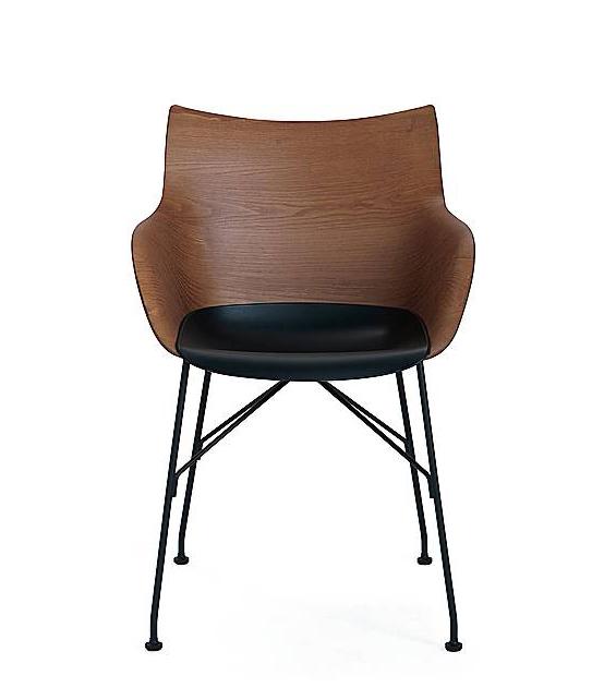 2 Poltroncina  Q/Wood di Kartell (www.kartell.com).