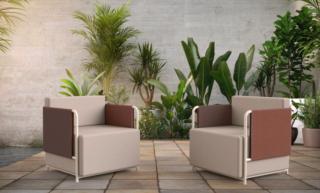 Le poltrone da esterno Summerville di Warli sono caratterizzate dalla presenza del bracciolo a fascia, avvolto intorno ad una struttura, grafica e minimale, in tubolare metallico verniciato a polvere. Il rivestimento è in mesh cord in polipropilene, mentre il rivestimento dei cuscini è realizzato in tessuto acrilico. www.warli.it Le poltrone da esterno Summerville di Warli sono caratterizzate dalla presenza del bracciolo a fascia, avvolto intorno ad una struttura, grafica e minimale, in tubolare metallico verniciato a polvere. Il rivestimento è in mesh cord in polipropilene, mentre il rivestimento dei cuscini è realizzato in tessuto acrilico. www.warli.it