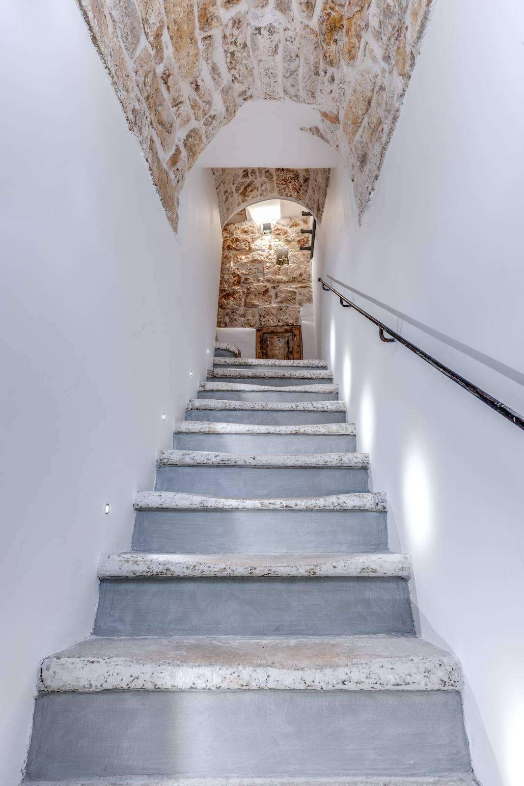 Una piccola casa antica nel cuore di Ostuni: 70 mq di tradizione in chiave  contemporanea - Cose di Casa