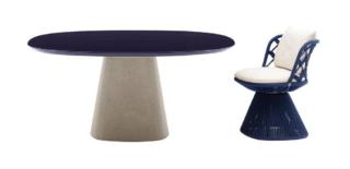 Una forma scultorea per il tavolo outdoor Allure O' di B&B Italia che ha il piano rotondo prodotto artigianalmente in ceramica smaltata in un'intensa colorazione blu oceano, resistente agli agenti atmosferici e alle macchie. Il basamento in cemento grigio colato a stampo lo rende stabile e solido. www.bebitalia.com – Fuorisalone, B&B Italia Design Studio, Via Durini 14, Milano Una forma scultorea per il tavolo outdoor Allure O' di B&B Italia che ha il piano rotondo prodotto artigianalmente in ceramica smaltata in un'intensa colorazione blu oceano, resistente agli agenti atmosferici e alle macchie. Il basamento in cemento grigio colato a stampo lo rende stabile e solido. www.bebitalia.com – Fuorisalone, B&B Italia Design Studio, Via Durini 14, Milano