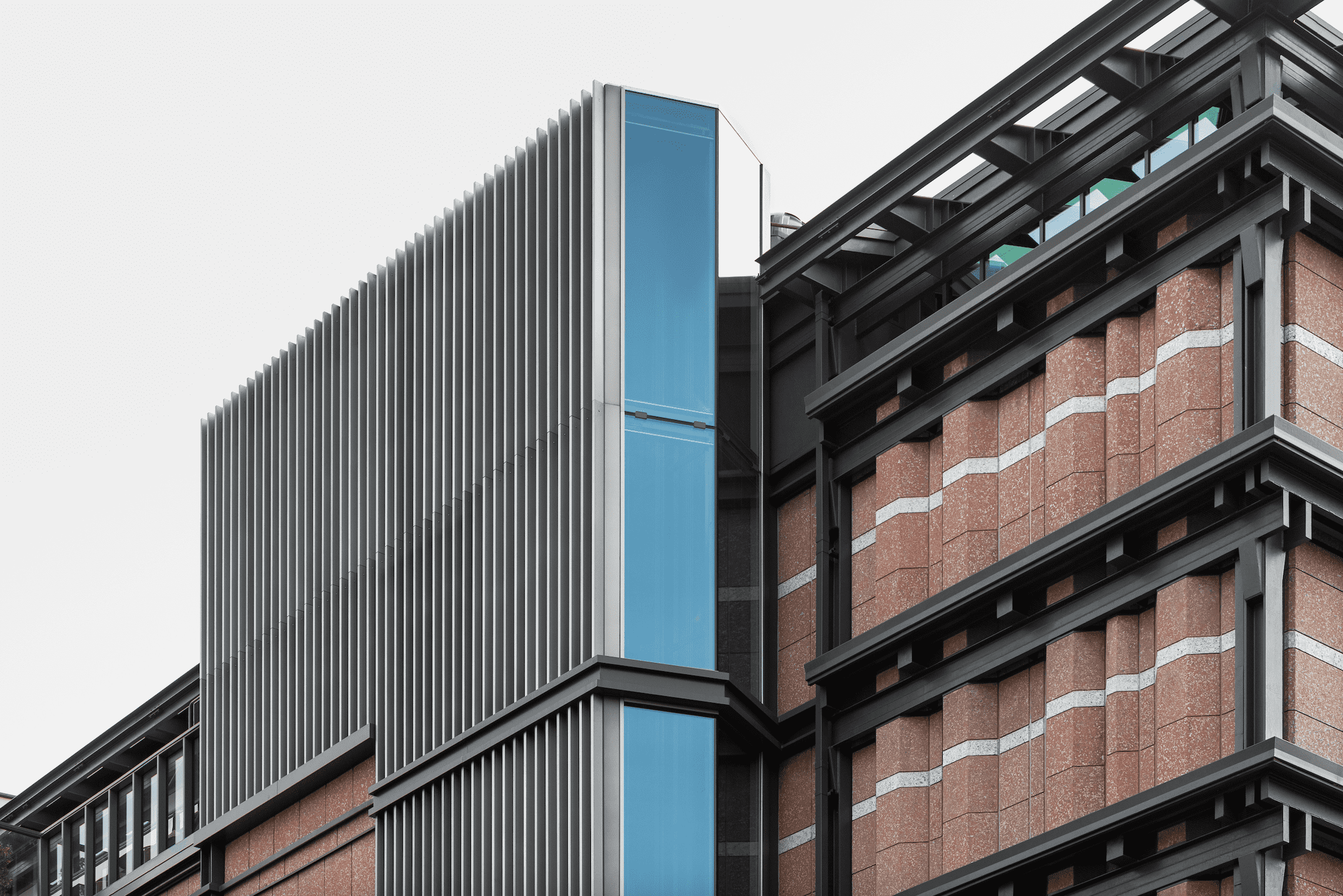 Nuovo ascensore esterno della Rinascente Roma. www.rinascente.it Nuovo ascensore esterno della Rinascente Roma. www.rinascente.it