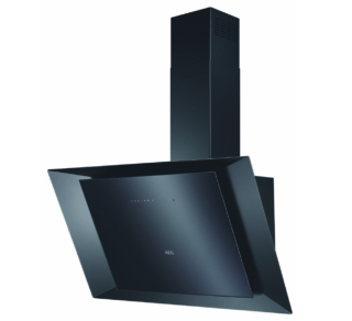 Vero e proprio elemento d’arredo dal design moderno, la cappa verticale Serie 9000 DVK6981HR di Aeg permette il collegamento wireless con il piano cottura. Dotata di luce LED dimmerabile, adatta la propria luminosità in funzione della luce in cucina e ha funzione Breeze e tecnologia SilentTech che consentono alla cappa di continuare a rinfrescare l’aria per dieci minuti dalla fine della cottura, spegnendosi automaticamente. È larga 90 cm. Prezzo da rivenditore. www.aeg.it Vero e proprio elemento d’arredo dal design moderno, la cappa verticale Serie 9000 DVK6981HR di Aeg permette il collegamento wireless con il piano cottura. Dotata di luce LED dimmerabile, adatta la propria luminosità in funzione della luce in cucina e ha funzione Breeze e tecnologia SilentTech che consentono alla cappa di continuare a rinfrescare l’aria per dieci minuti dalla fine della cottura, spegnendosi automaticamente. È larga 90 cm. Prezzo da rivenditore. www.aeg.it