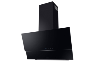 La capacità di aspirazione di 737 mc/h della cappa a parete NK36N9804VB di Samsung rimuove vapore, fumi e odori dalla cucina in modo rapido e silenzioso. In classe A+, grazie alla connessione Bluetooth si può connettere al piano cottura. Ha sensore automatico che ottimizza la velocità di ventilazione che rimane attiva per 10 minuti dopo la cottura per rimuovere eventuali odori. Larga 90 cm, è regolabile su 4 velocità. Prezzo 999 euro. www.samsung.com La capacità di aspirazione di 737 mc/h della cappa a parete NK36N9804VB di Samsung rimuove vapore, fumi e odori dalla cucina in modo rapido e silenzioso. In classe A+, grazie alla connessione Bluetooth si può connettere al piano cottura. Ha sensore automatico che ottimizza la velocità di ventilazione che rimane attiva per 10 minuti dopo la cottura per rimuovere eventuali odori. Larga 90 cm, è regolabile su 4 velocità. Prezzo 999 euro. www.samsung.com