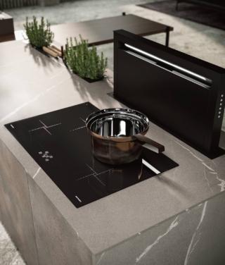 L'isola al centro della cucina Volare di Aran Cucine, con basi in LPL Pegaso Cordiale D4992 SKIN, ospita la zona cottura a induzione. Nel top in gres Pietra piasentina Grigio naturale sono integrati anche la cappa “down-draft” e un set di contenitori per utensili ed erbe aromatiche. www.arancucine.it L'isola al centro della cucina Volare di Aran Cucine, con basi in LPL Pegaso Cordiale D4992 SKIN, ospita la zona cottura a induzione. Nel top in gres Pietra piasentina Grigio naturale sono integrati anche la cappa “down-draft” e un set di contenitori per utensili ed erbe aromatiche. www.arancucine.it