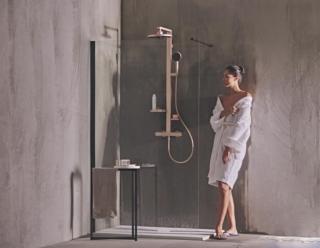 Sistema doccia Alu+ di Ideal Standard in finitura Rosé Sistema doccia Alu+ di Ideal Standard in finitura Rosé