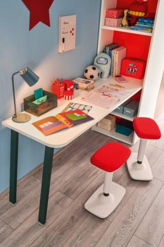Per la sicurezza dei bambini, il piano scrivania ha lo spigolo arrotondato