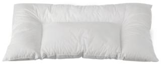 Il cuscino Airella Prono di DaunenStep è imbottito con un fiocco di ultima generazione a effetto piuma PrimaLoft® Bio™., il rivestimento è in 100% morbido cotone. La sua particolarità di avere un’altezza molto limitata, quindi ideale per chi dorme prono. La struttura ultrapiatta, però, non è lineare, ma ha una trapuntatura a U con un bordo esterno leggermente più imbottito mentre nella parte interna l’imbottitura è ridotta al minimo. L’ Airella per chi dorme prono è anche traspirante ed igienico e lavabile a 40 °C. Misura 50 x 80 cm, prezzo 56 euro. www.daunenstep.it Il cuscino Airella Prono di DaunenStep è imbottito con un fiocco di ultima generazione a effetto piuma PrimaLoft® Bio™., il rivestimento è in 100% morbido cotone. La sua particolarità di avere un’altezza molto limitata, quindi ideale per chi dorme prono. La struttura ultrapiatta, però, non è lineare, ma ha una trapuntatura a U con un bordo esterno leggermente più imbottito mentre nella parte interna l’imbottitura è ridotta al minimo. L’ Airella per chi dorme prono è anche traspirante ed igienico e lavabile a 40 °C. Misura 50 x 80 cm, prezzo 56 euro. www.daunenstep.it