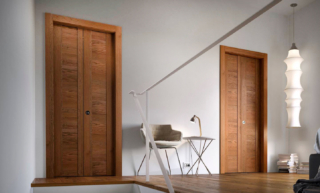 Fa parte della collezione Spenia di Garofoli la porta a libro modello Gabilia 7PA in legno, con finiture attuali e linee nette con in più il fascino del legno e la praticità dell’apertura salvaspazio. La finitura in foto è in rovere terra con maniglia a vaschetta tonda, misura 90x210 cm ed il prezzo è 1.900 euro www.garofoli.com