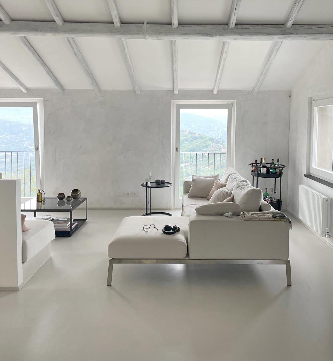 soggiorno tutto bianco