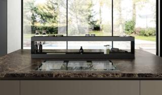 Il canale
attrezzato
a due piani, in appoggio centrale sull’isola,
è funzionale sia alla zona cottura sia al piano di lavoro
L’isola di Time 02 di Arredo3 (www.arredo3.it), con basi laccate tortora opaco, ha uno scenografico top Laminam Emperador Extra opaco. Il canale attrezzato Modus a due piani è in finitura titanio con
accessori in noce Canaletto.
Prezzo da rivenditore. Il canale
attrezzato
a due piani, in appoggio centrale sull’isola,
è funzionale sia alla zona cottura sia al piano di lavoro
L’isola di Time 02 di Arredo3 (www.arredo3.it), con basi laccate tortora opaco, ha uno scenografico top Laminam Emperador Extra opaco. Il canale attrezzato Modus a due piani è in finitura titanio con
accessori in noce Canaletto.
Prezzo da rivenditore.