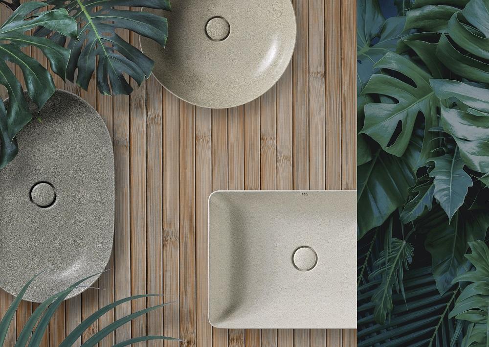 La collezione di lavabi RAK-Batu di RAK Ceramics è presentata in un nuovo smalto artistico, ottenuto aggiungendo nel mix particelle di Mica (minerale muscovite). 9 i modelli, disponibili in forma rotonda, ovale e rettangolare, che creano un'atmosfera naturale e tropicale tipica di una casa balinese, con l'estetica minimalista del design contemporaneo. Le finiture sono Mica White, Mica Warm Grey e Mica Cool Grey, che trovano ottimi abbinamenti con legno, pietra e rattan. www.rakceramics.com La collezione di lavabi RAK-Batu di RAK Ceramics è presentata in un nuovo smalto artistico, ottenuto aggiungendo nel mix particelle di Mica (minerale muscovite). 9 i modelli, disponibili in forma rotonda, ovale e rettangolare, che creano un'atmosfera naturale e tropicale tipica di una casa balinese, con l'estetica minimalista del design contemporaneo. Le finiture sono Mica White, Mica Warm Grey e Mica Cool Grey, che trovano ottimi abbinamenti con legno, pietra e rattan. www.rakceramics.com