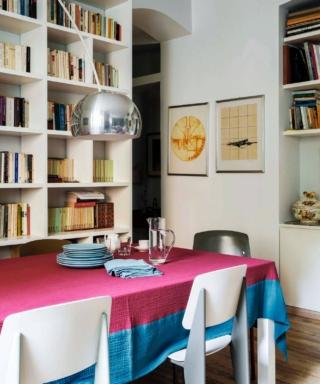 il tavolo con tovaglia