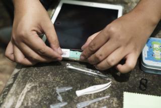 Il progetto finalista per le Filippine "Make-roscope" che trasforma uno smartphone/tablet in un microscopio Il progetto finalista per le Filippine "Make-roscope" che trasforma uno smartphone/tablet in un microscopio
